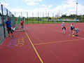 Tennisball in die Ringe werfen …, Bild: EL