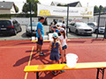 Bei dieser letzten Station konnten sich die Kinder bei Wasserspielen abkühlen., Bild: EL