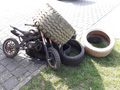Sogar Reifen und ein altes Pocketbike wurden illegal entsorgt., Bild: EL