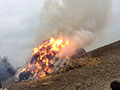 Das Feuer brennt - trotz Dauerregen., Bild: CL