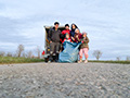 Simone, Chris, Kate, Mia, Philipp und Tobias sammelten bei Schwarzengraben, Paffendell, Rittersdell und beim Wasserhäuschen., Bild: TK