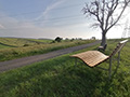 Ruhebank in der scharfen Kurve der Waxweiler Straße Richtung Rittersdell/ Feldweg Wiersdorf, gestiftet von Bürowelt Lichter Fließem., Bild: EL