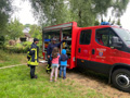 Zuerst wurde die Technik im Feuerwehrauto erklärt., Bild: SM