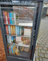 Bücherschrank gut gefüllt., Bild: IL