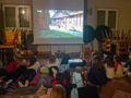 Alle schauten sich gespannt den Film Tischlein deck dich an, Bild: SM