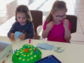 Kleine Modedesigner im Kindertreff., Bild: IL