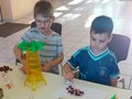 Kleine Modedesigner im Kindertreff., Bild: IL
