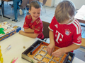 Kleine Modedesigner im Kindertreff., Bild: IL