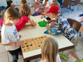 Kleine Modedesigner im Kindertreff., Bild: IL